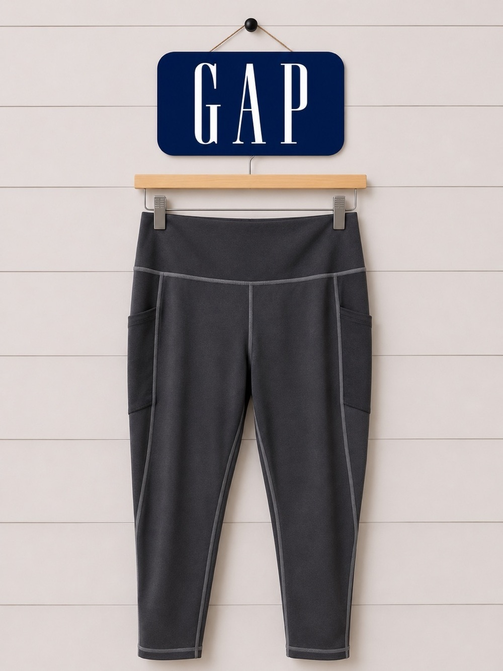 GapFit Sculpt Revolution Capri Leggings – Size XL
